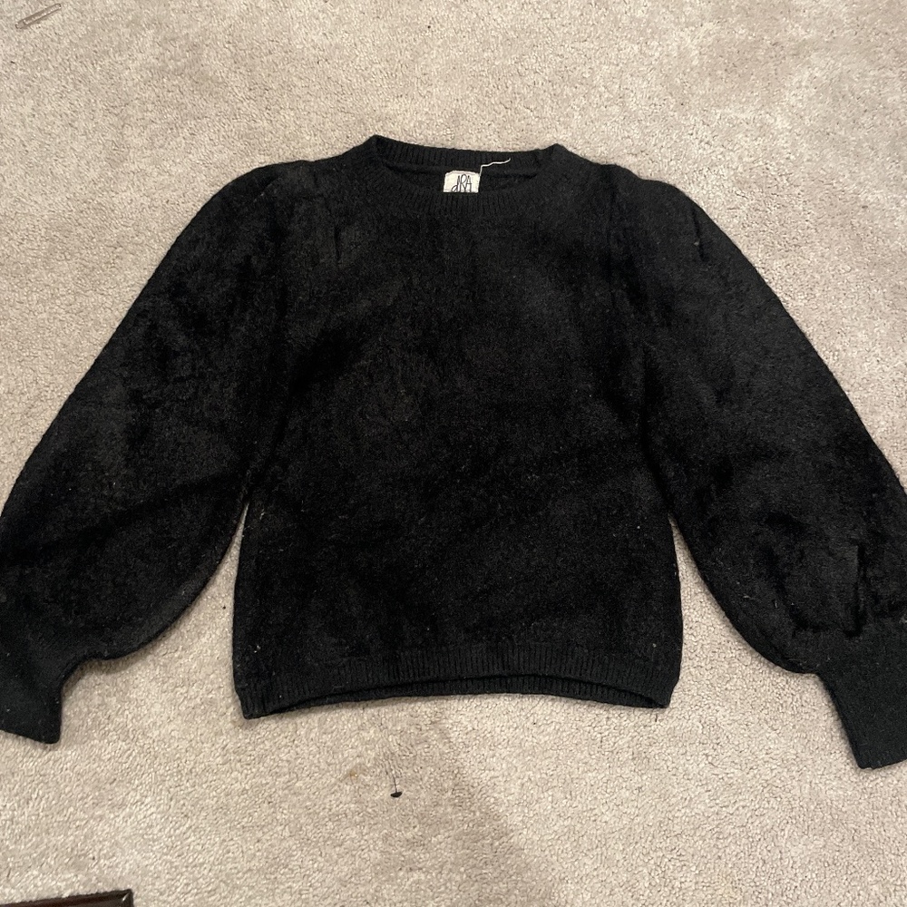 dra xs Black Sweater